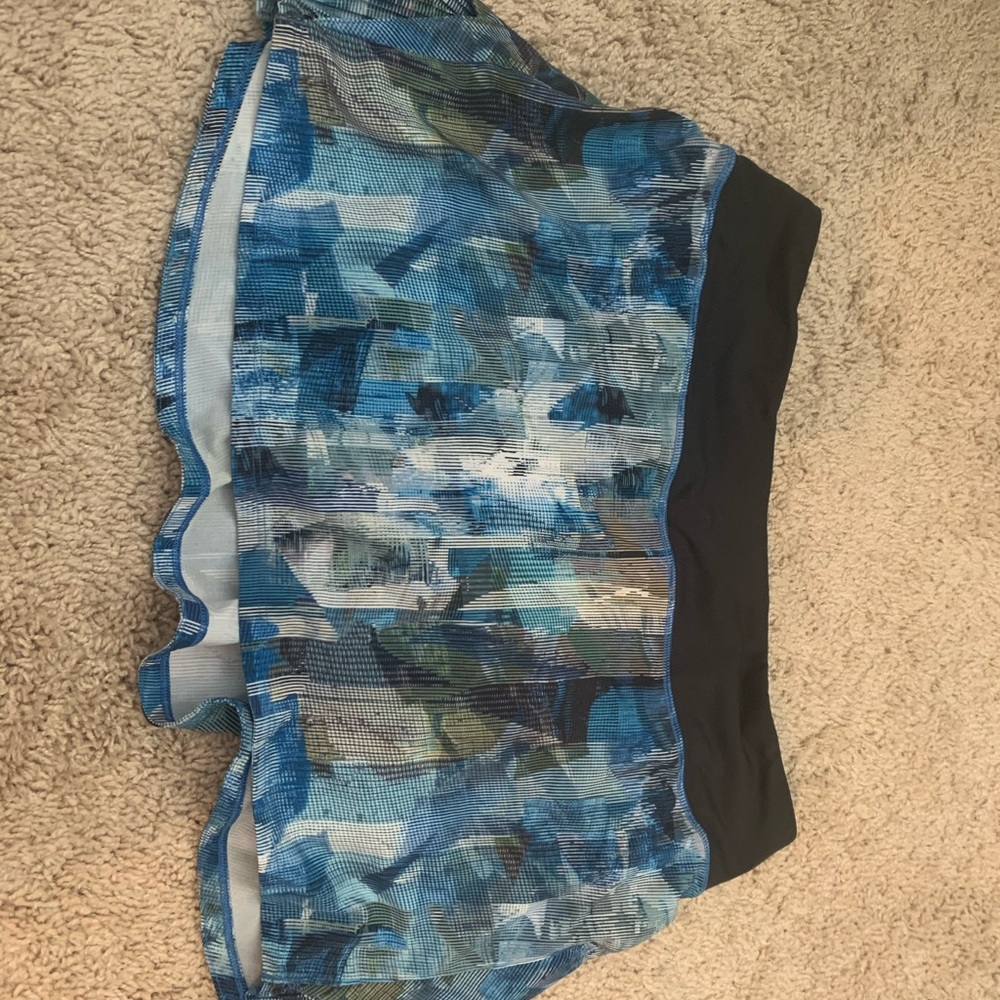 SOLD Lululemon tennis skirt size 6